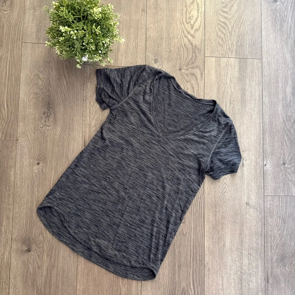 Lululemon Meant To Move Tee Heathered Black